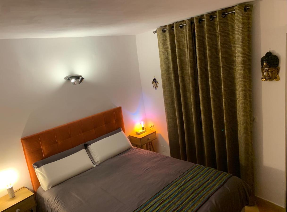 Pila & Bed Montpellier Centre Corum Comedie - Chambre Calme Climatisee - Quiet Air-Conditioned Room Экстерьер фото